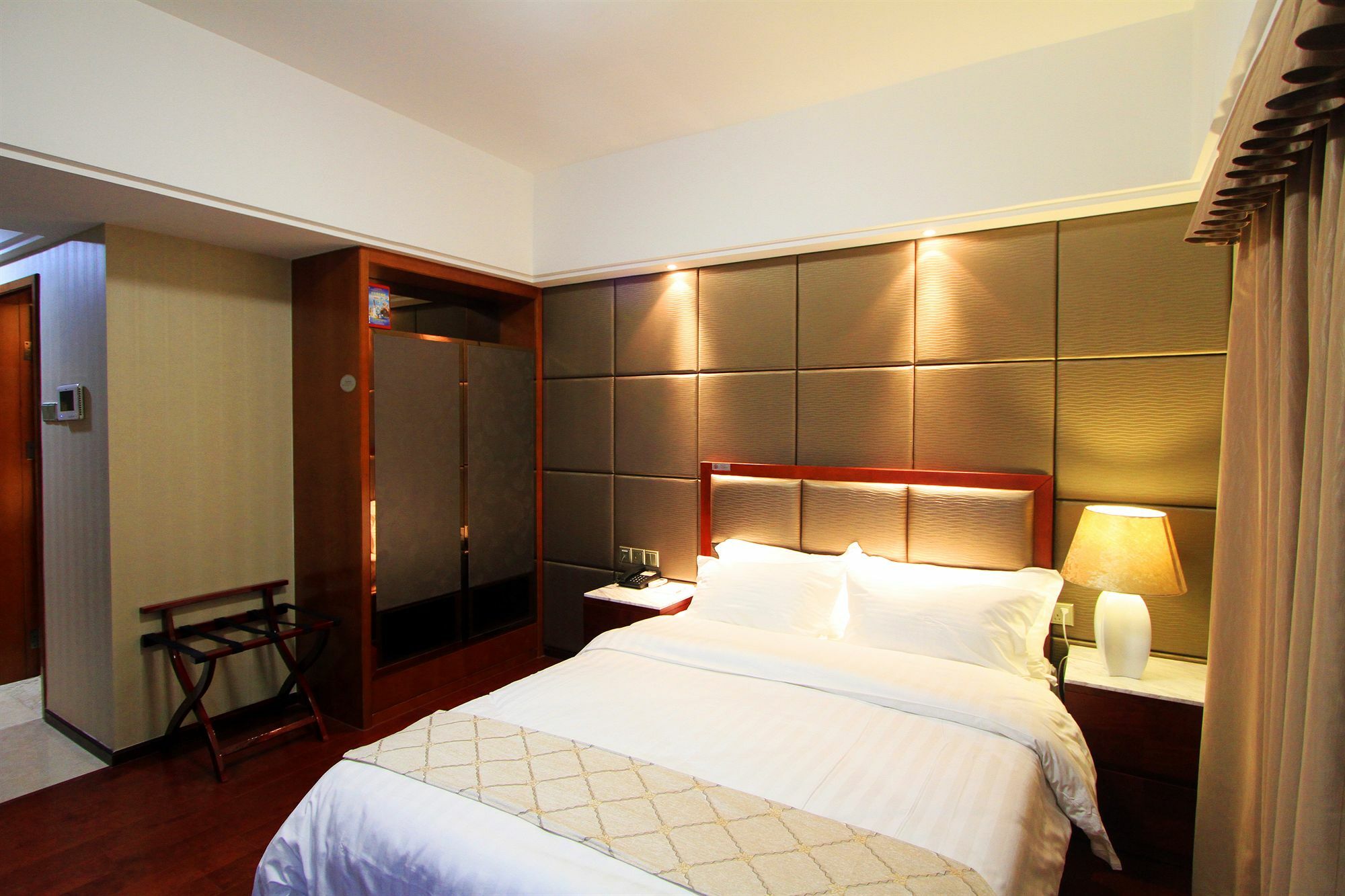 Foshan Poltton International Serviced Apartment-Canton Fair Free Shuttle Bus Exterior photo